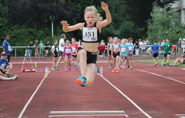 Die Kreismeisterin Lilli Hemcke steigerte ihre Leistungen beim Sportfest in Bönen.