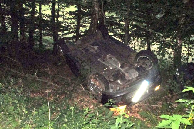 Der Opel landete auf dem Dach. | Foto: Polizei Hagen