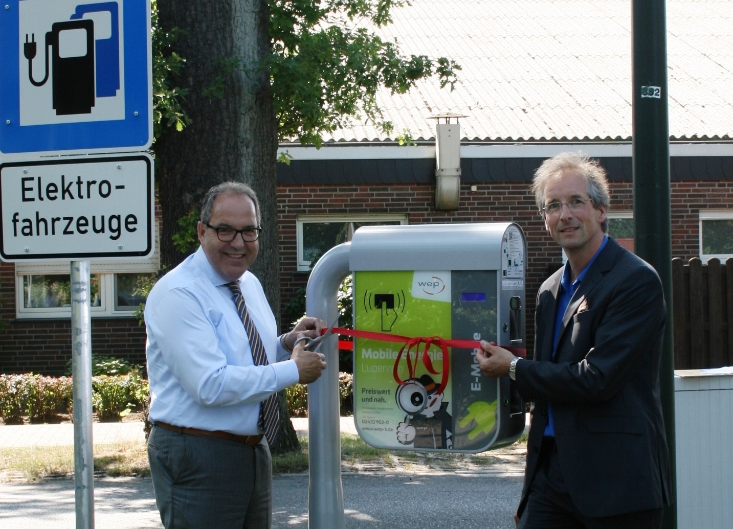 Bürgermeister Bernd Romanski und Christoph Langel, Geschäftsführer der WEP Wärme-, Energie- und Prozesstechnik GmbH