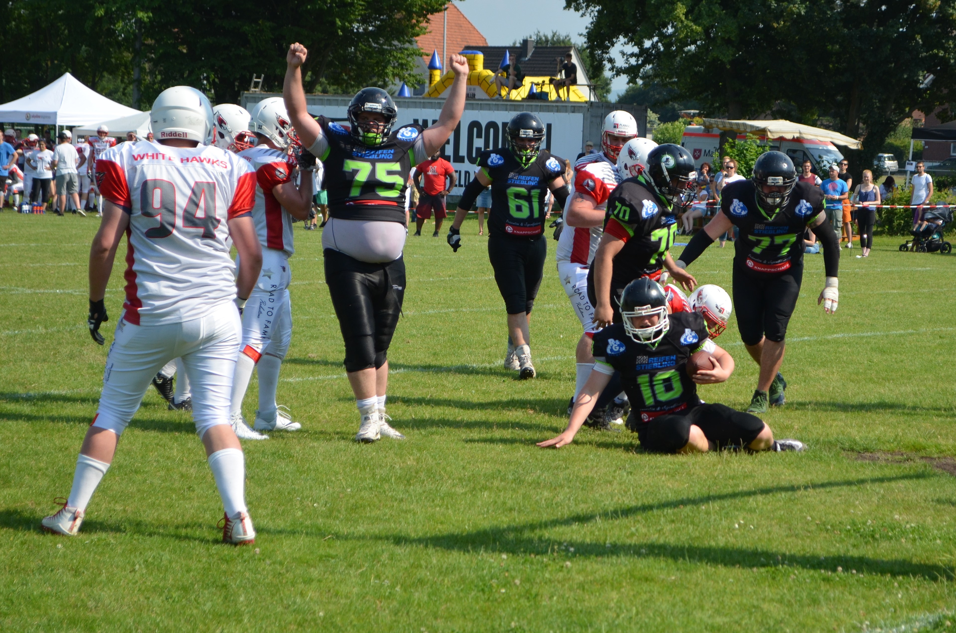 zur Not läuft der Quarterback die letzten Meter zum Touchdown selbst