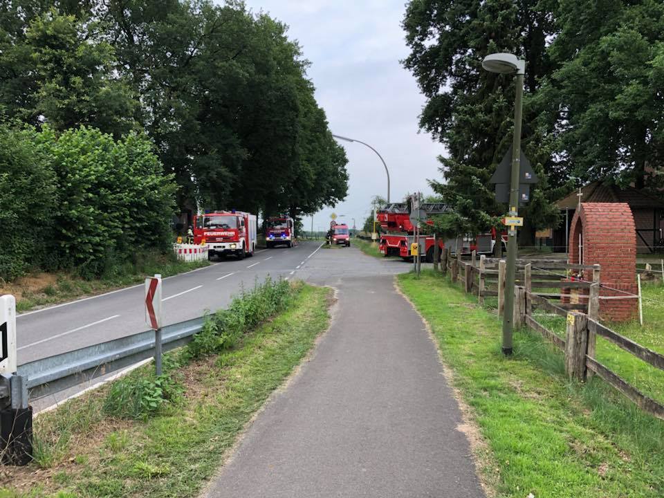 Bei der Einsatzfahrt nach Holtwick wurde die Feuerwehr massiv von einer Gruppe Rennradfahrer behindert und aufgehalten. Foto: Freiw. Feuerwehr Haltern