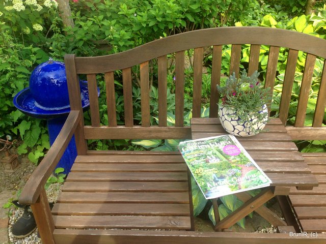 Tolle Ruheinseln und dann natürlich... die Gartenzeitschrift mit dem Bericht von Anjas Garten!