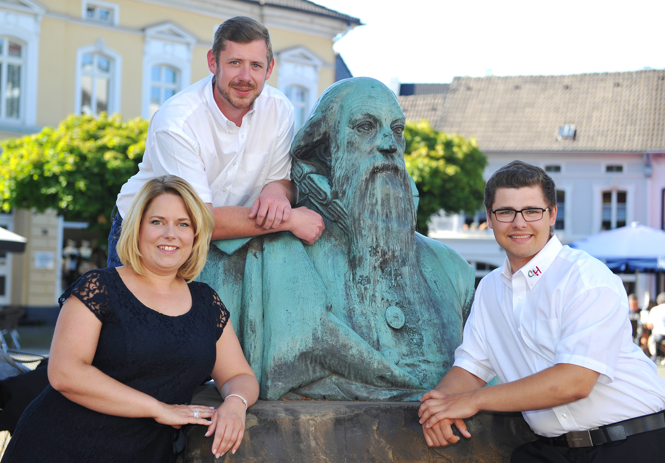 Sandra Lieverscheidt, Daniel Pitschke (Mitte) und Philipp Jüntgen (r.)