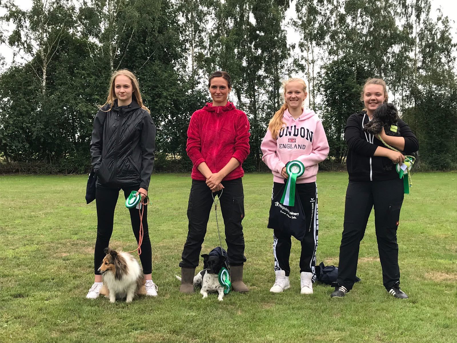 Wiebe Nienhaus, Klaudia Tiemeshen, Nike Keiten u. Anna-Lena Klötgen
