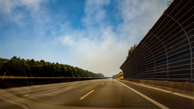 Die A2 war auch gesperrt. So leer hab ich die Autobahn noch nicht gesehen.