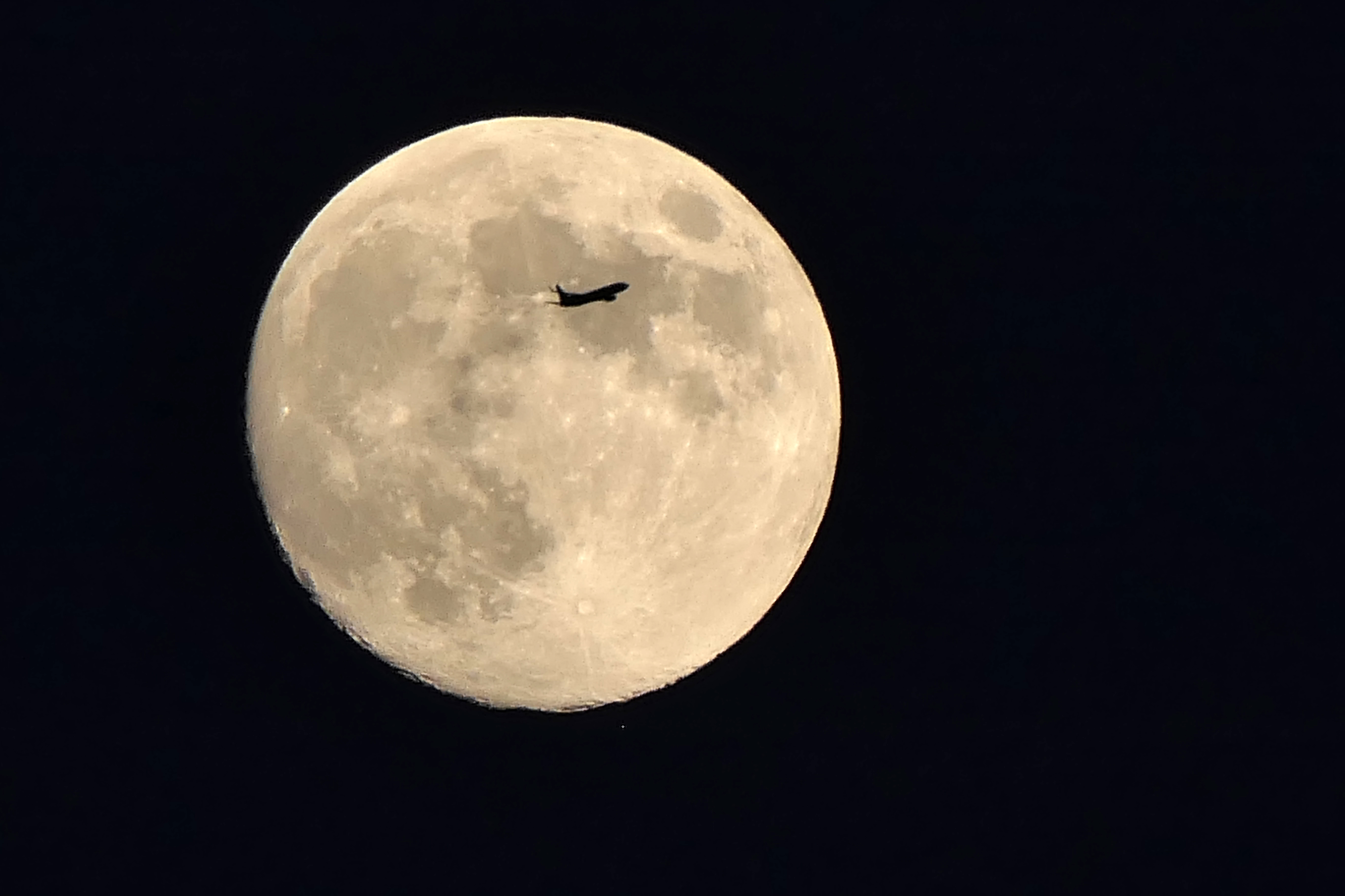 Die Nachtflugbeschränkung für Dortmund soll zwischen 22 und 6 Uhr gelten. Foto: Oliver Lückmann