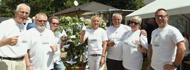 Gemeindefest St. Antonius Abbas, Kiek UtKleiner Baum mit Friedenstauben