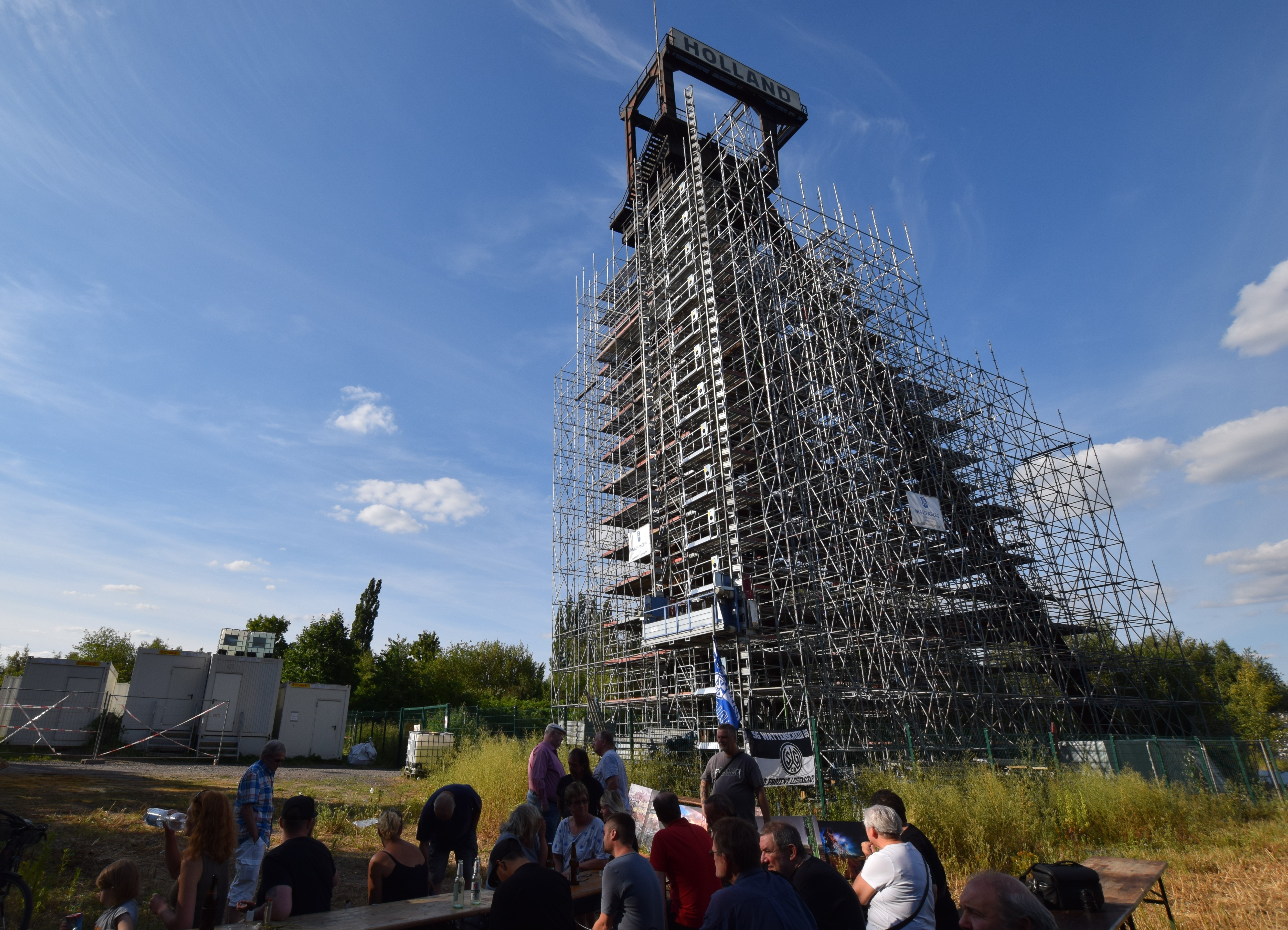 Bilder: (C) Karl Heinz Lehnertz - Text :Klaus Windmüller