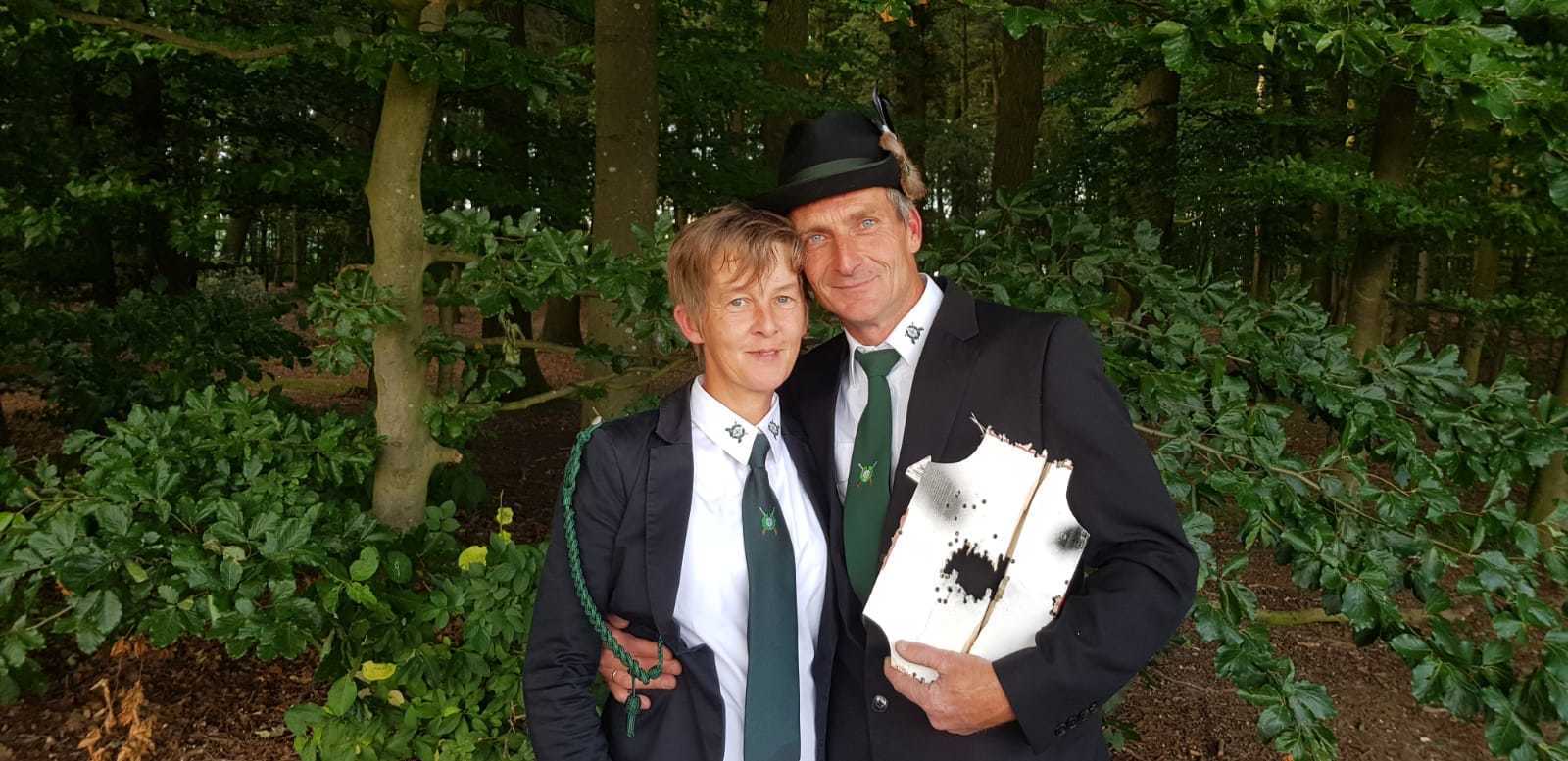 Das kommende Wochenende gehört ihnen: Olaf und Alex Theunisse werden am Samstag gegen 18. 30 Uhr als neues Königspaar in Nierswalde proklamiert.