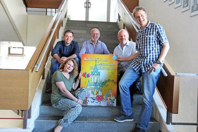 Stellten das Programm der 567. Kiliankirmes vor: Angela Schunke, Jens Rinke (li.), Thomas Johannsen (re.) vom städtischen Ordnungsamt, Rainer Großberndt (Mitte, Werbegemeinschaft Letmathe) und Christian Eichhorn in seiner Funktion als Dezernent für Sicherheit, Bürger und Feuerwehr. Foto: Greitzke
