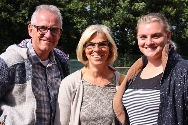 Volker gehört auch dazu, natürlich auch Christiane und Anne