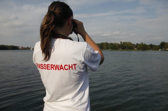 Alles im Blick haben - das müssen die Mitarbeiter der DRK Wasserwacht