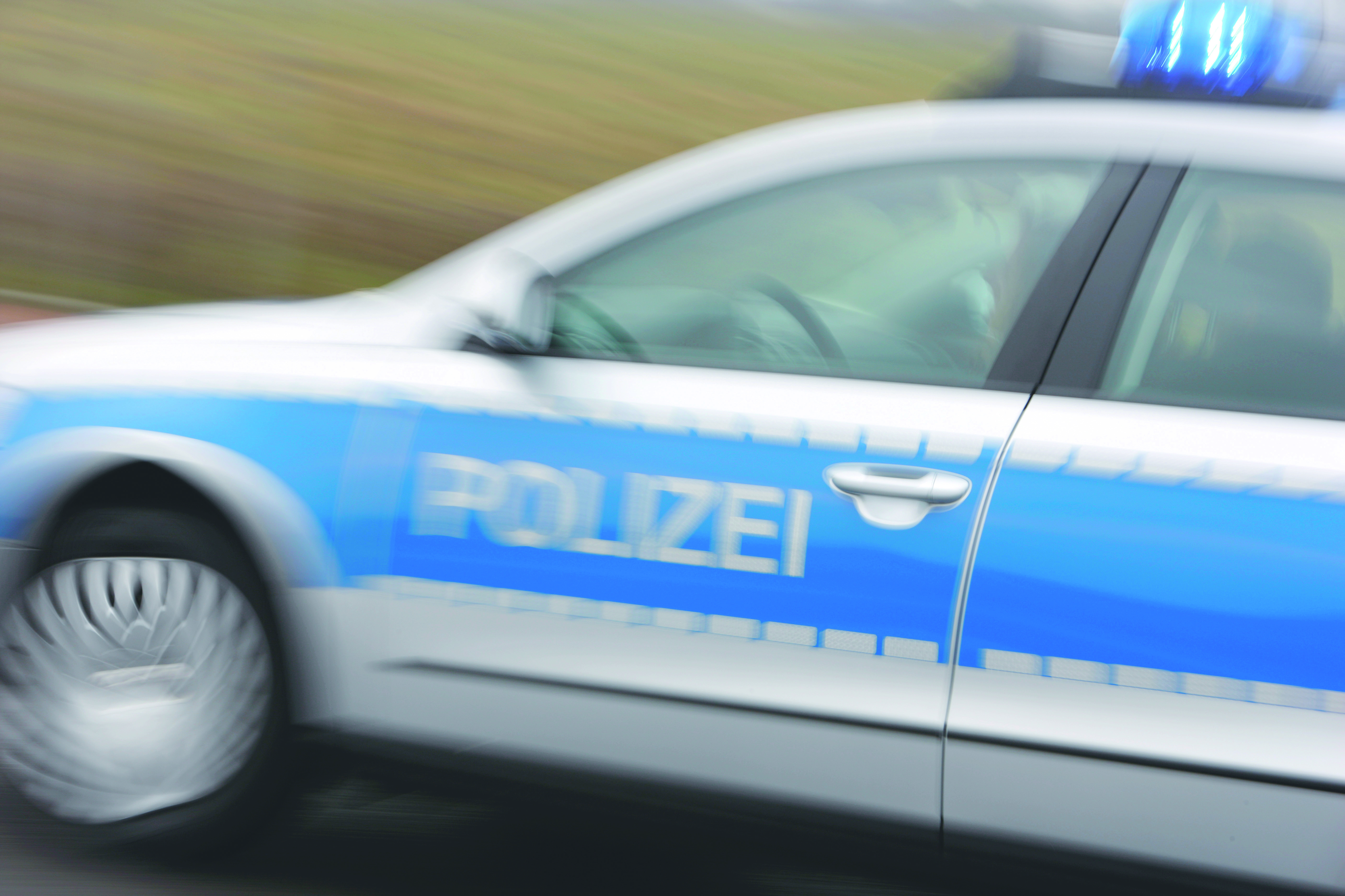 Drei Männer wurden dabei erwischt, wie sie am Samstag diverse Baumaterialien von einer Baustelle an der Blumenstraße entwenden wollten.