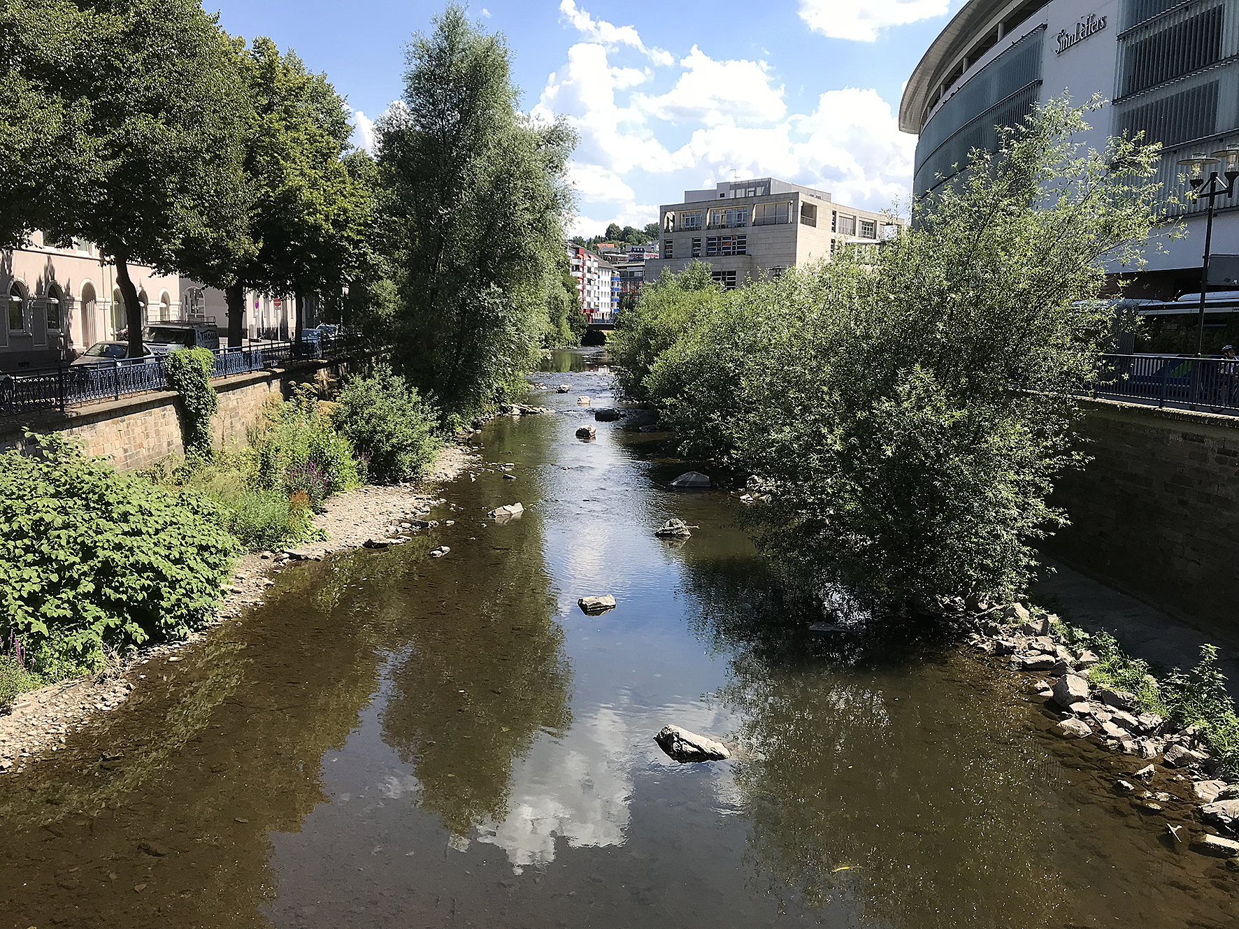 Die Volme von der Brücke Badstraße aus gesehen.