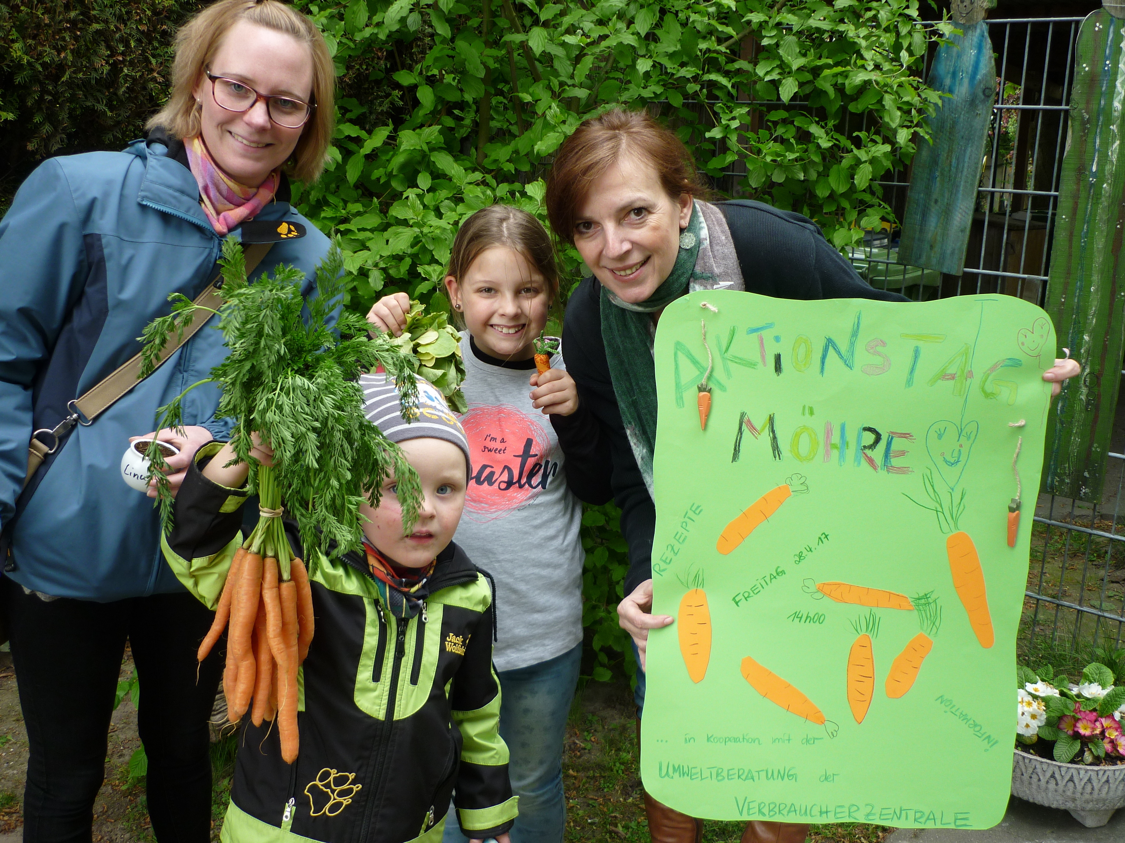 Auch Kinder können heimische Früchte kennen und schätzen lernen - wie hier bei einer Aktion der Umweltberaterin im ev. Familienzentrum Kämerstraße