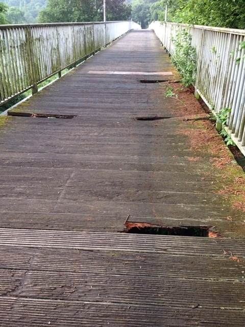 Die Nachtigallbrücke.
