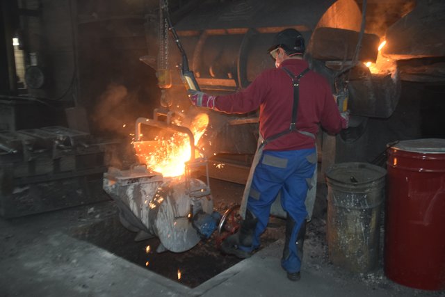 Und dann wurde es doch noch heiß, schließlich wird in der Gießerei flüssiges Metall verarbeitet.