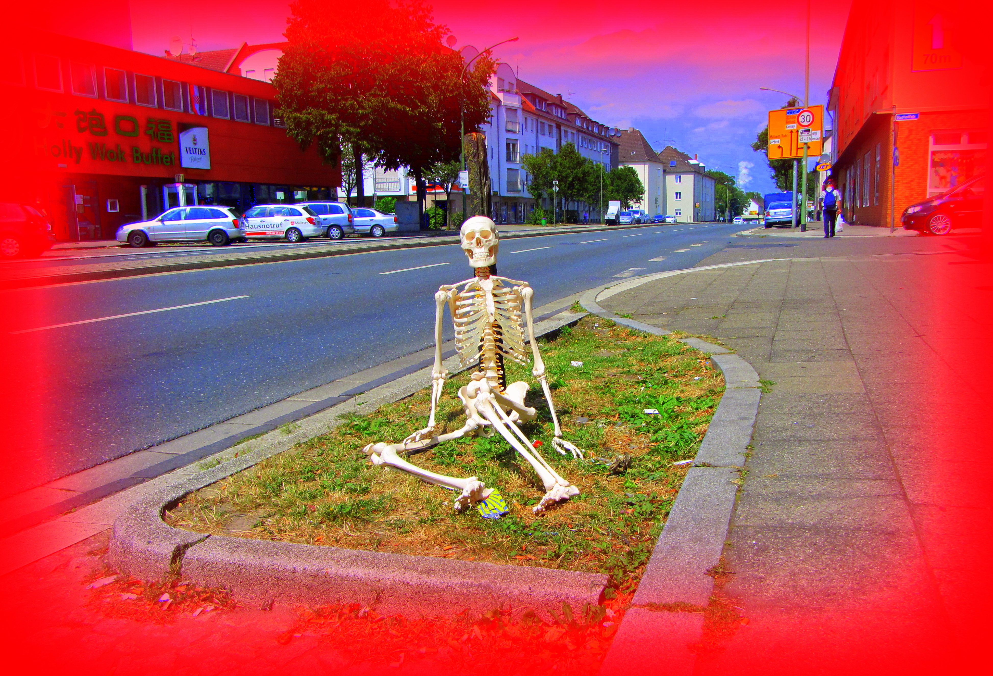 ASTI 224, ein Symbol für das städtische Nichtstun auf der Gladbecker Straße in Altenessen.