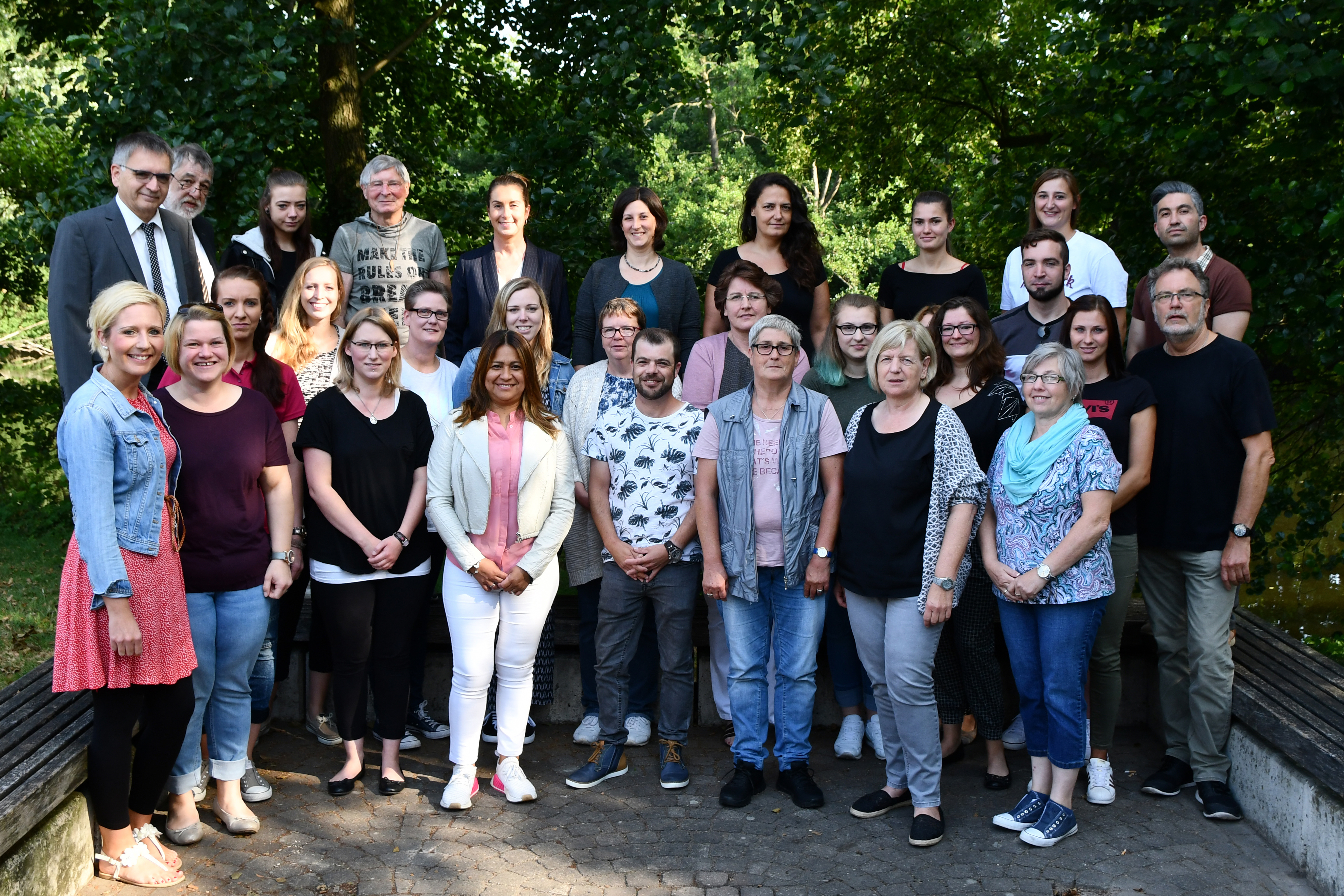 Auf der Wasserburg in Rindern wurden rund 30 neue Mitarbeiter des Caritasverbandes Kleve begrüßt.