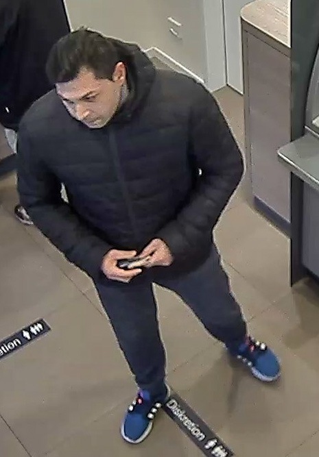 Wer kennt die abgebildete Person oder kann Hinweise auf ihren Aufenthaltsort geben? Hinweise bitte an die Polizei unter Tel. 02331 986 2066.