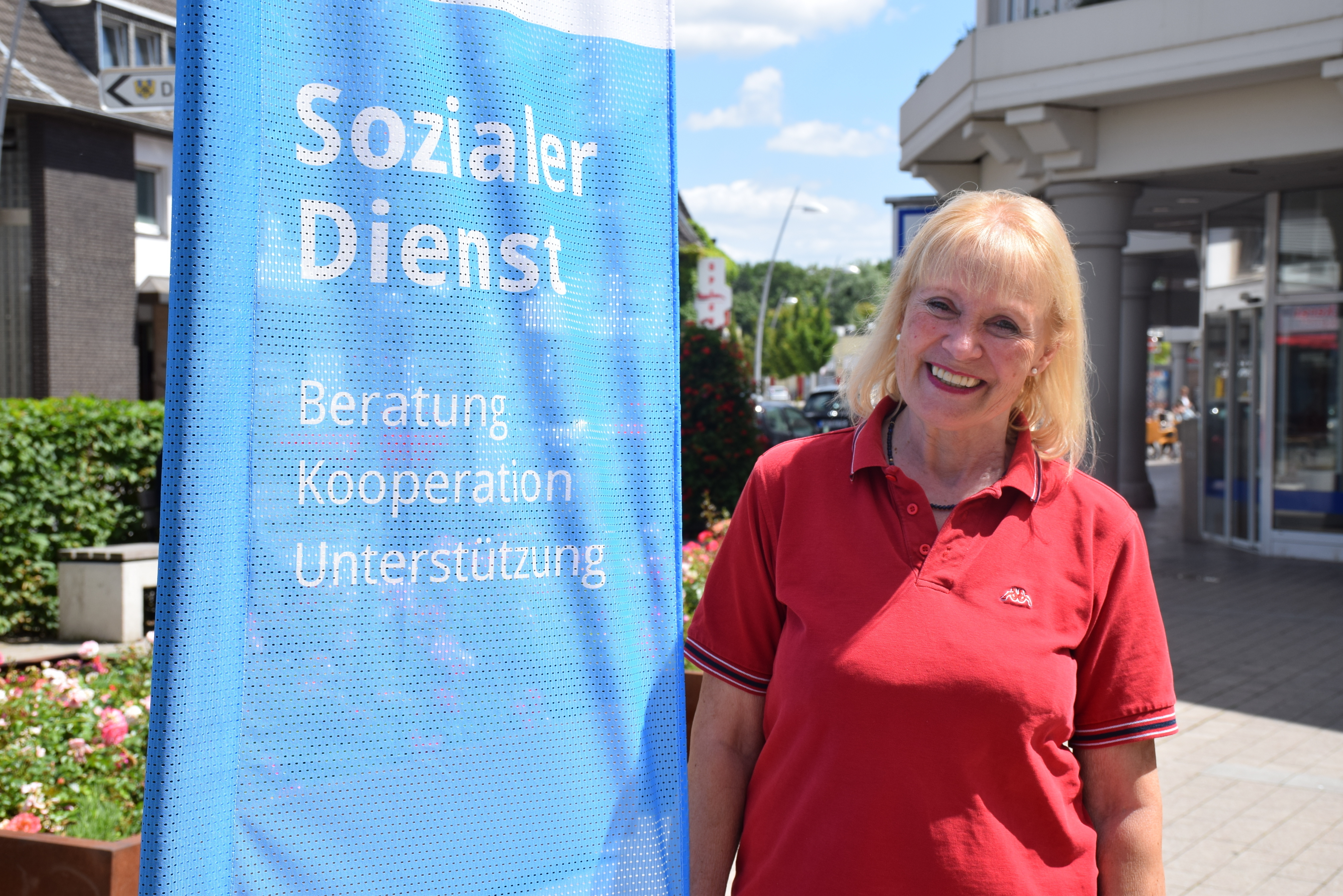 Evelyn Steinfort berät Interessierte im Rahmen der Demenzsprechstunden des Sozialen Dienstes der Stadt.