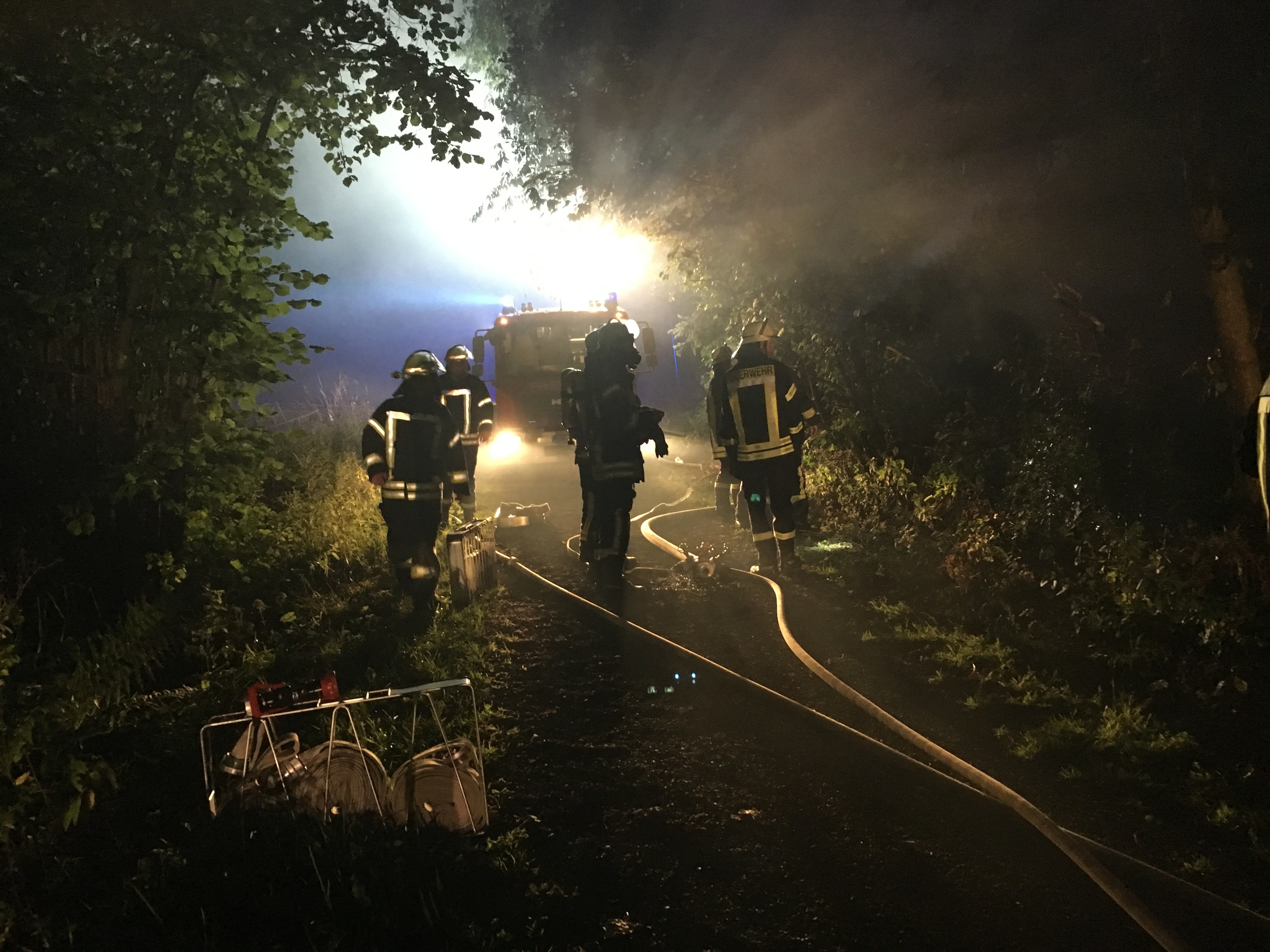 In einem Schrebergarten in der Straße Gosbecke in Rumbeck kam es am Mittwoch, 25. Juli, aus unbekannter Ursache zu einem Böschungsbrand