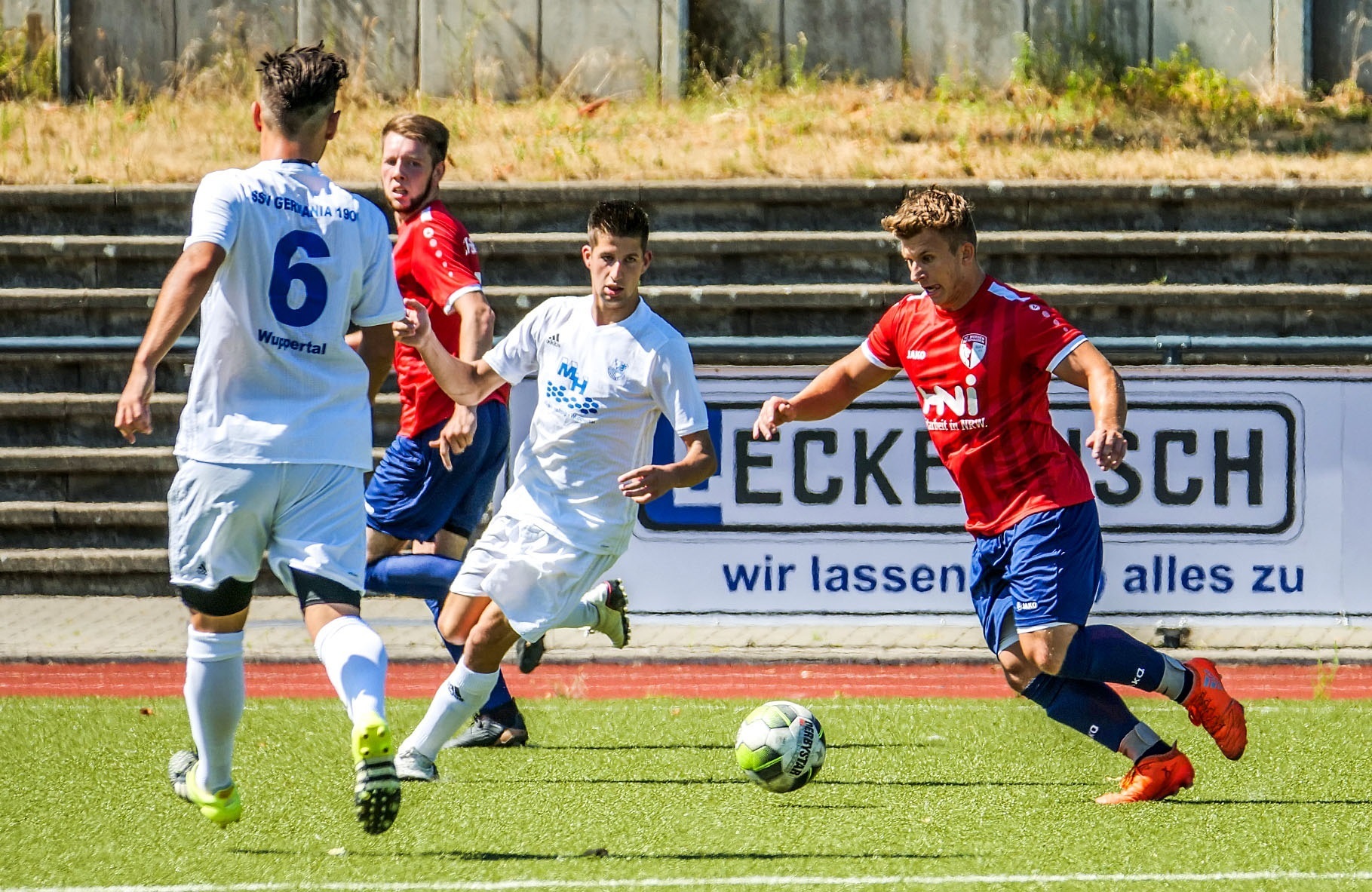 Marius Neef steckte den Ball durch zum entscheiden 4:1 von Heiko Wirtz.
Foto: Michael Gohl / FUNKE Foto Services