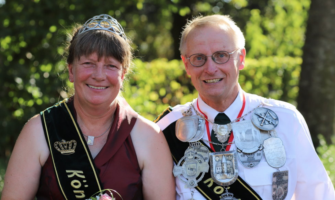 Das neue Königspaar Heidrun Weber-Klinkhammer und Robert Klinkhammer (Foto: Jens-Uwe Wachter-Storm)