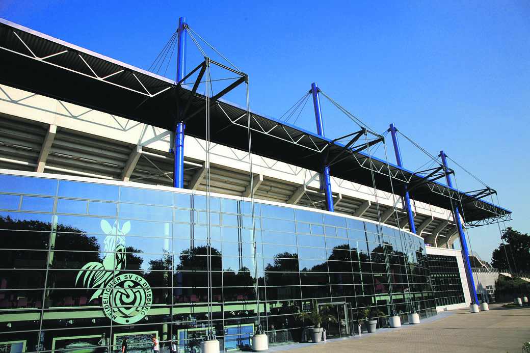 Das Grotenburg-Stadion des KFC Uerdingen muss modernisiert werden. Deshalb spielen die Uerdinger in der Schauinsland-Reisen-Arena.
