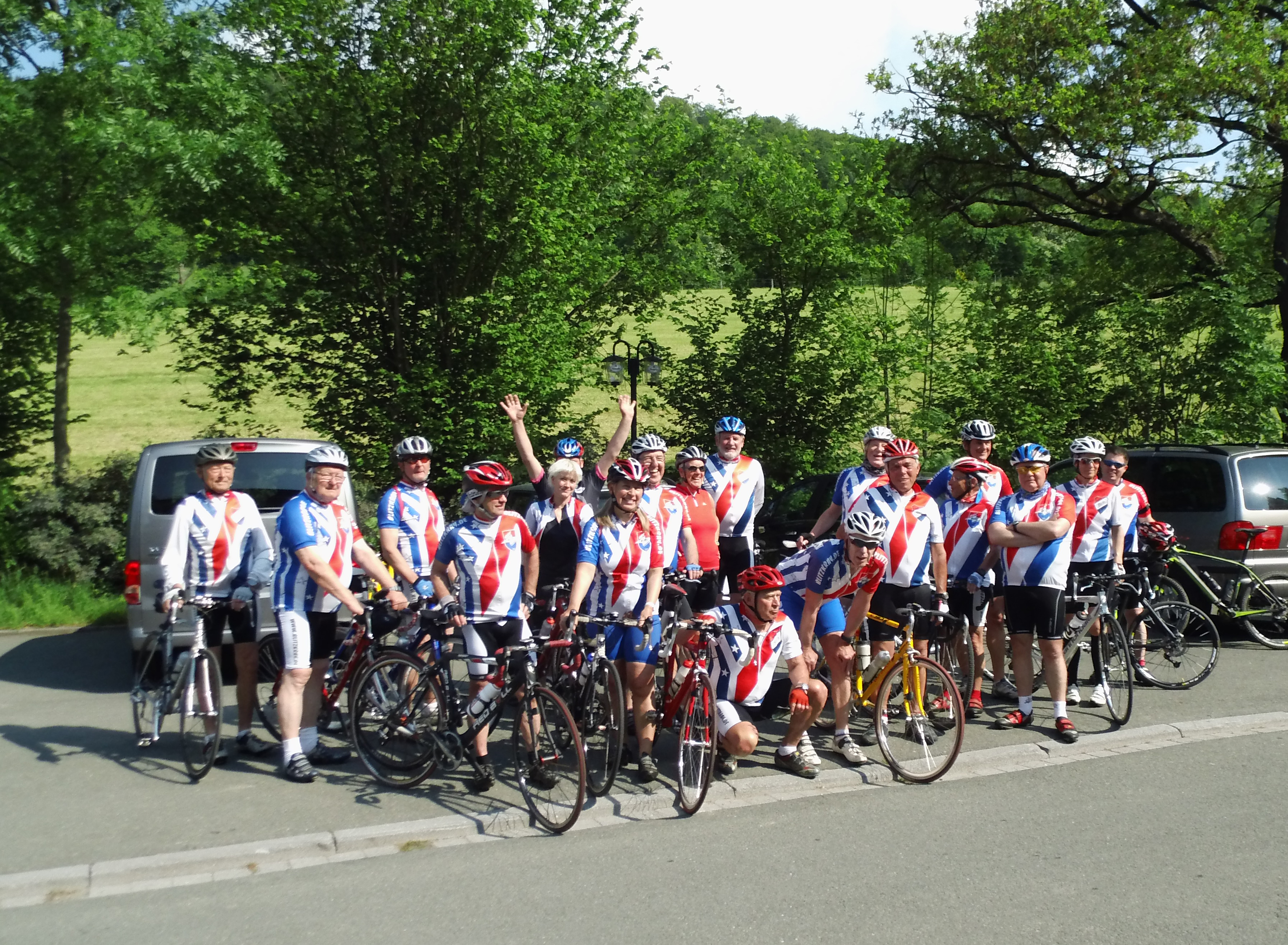 Viele Hobbyradler machen mit, wenn die Blitze zu ihren Touren für jedermann, Tagesausflügen oder ihrer traditionellen Radtourenfahrt (RTF) ins Löwental einladen.