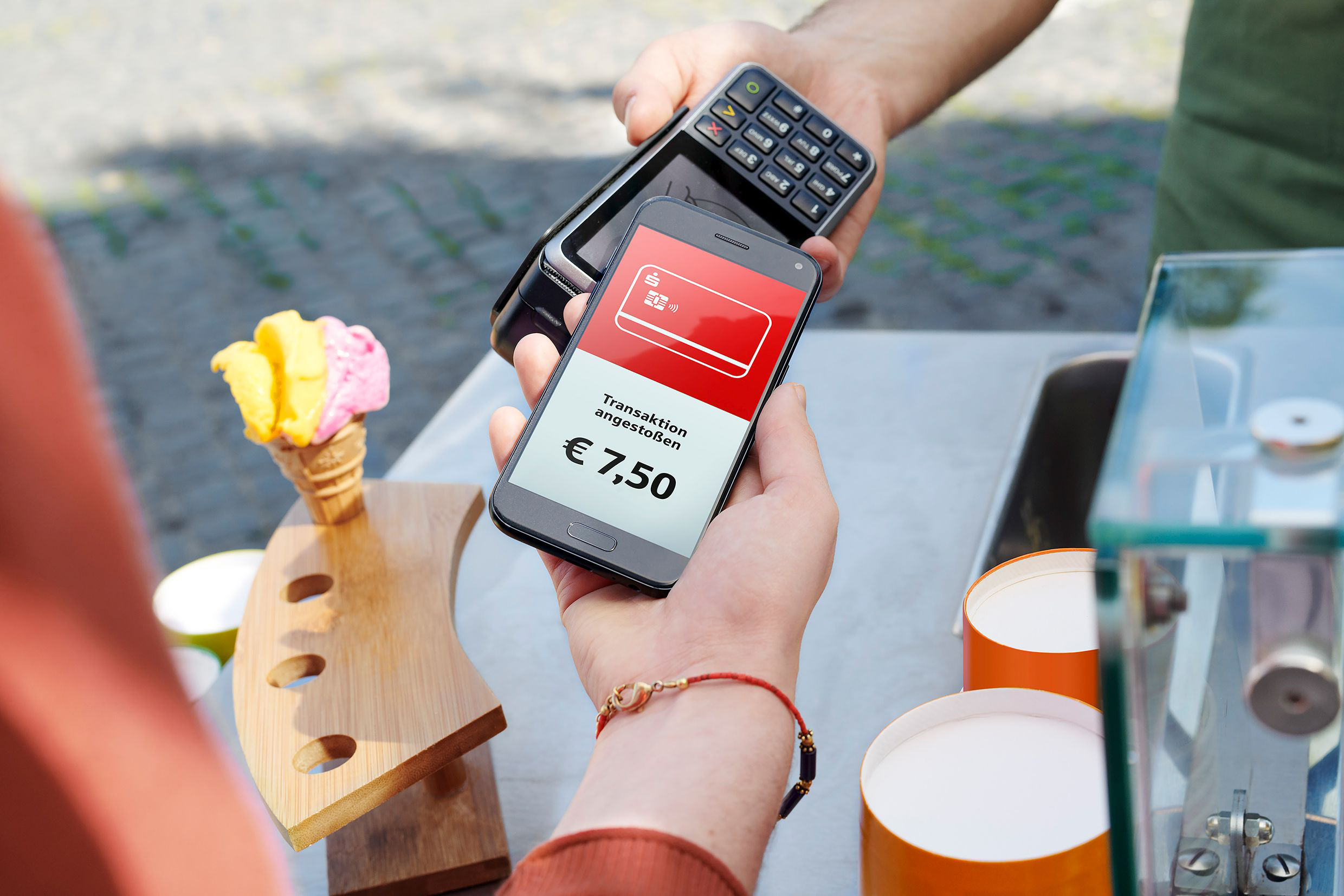 Die App "Mobiles Bezahlen" der Sparkasse HagenHerdecke ist jetzt auch hier anwendbar.