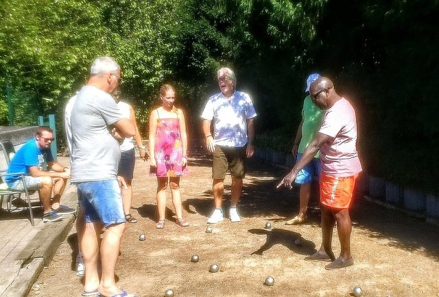welche Kugel ist näher am Schweinchen ?