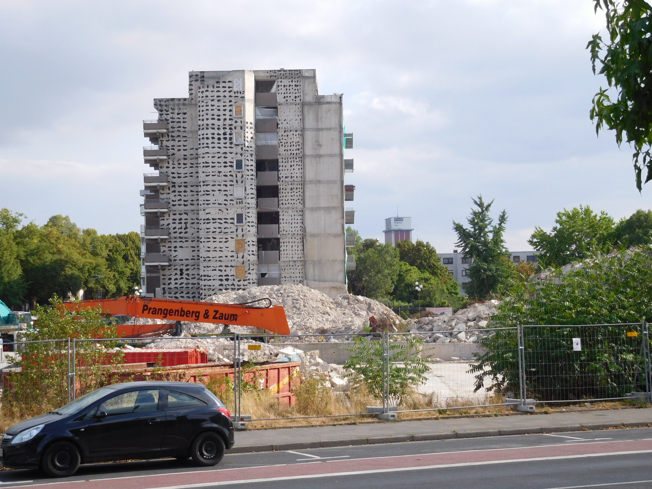 Ein Turm steht noch......