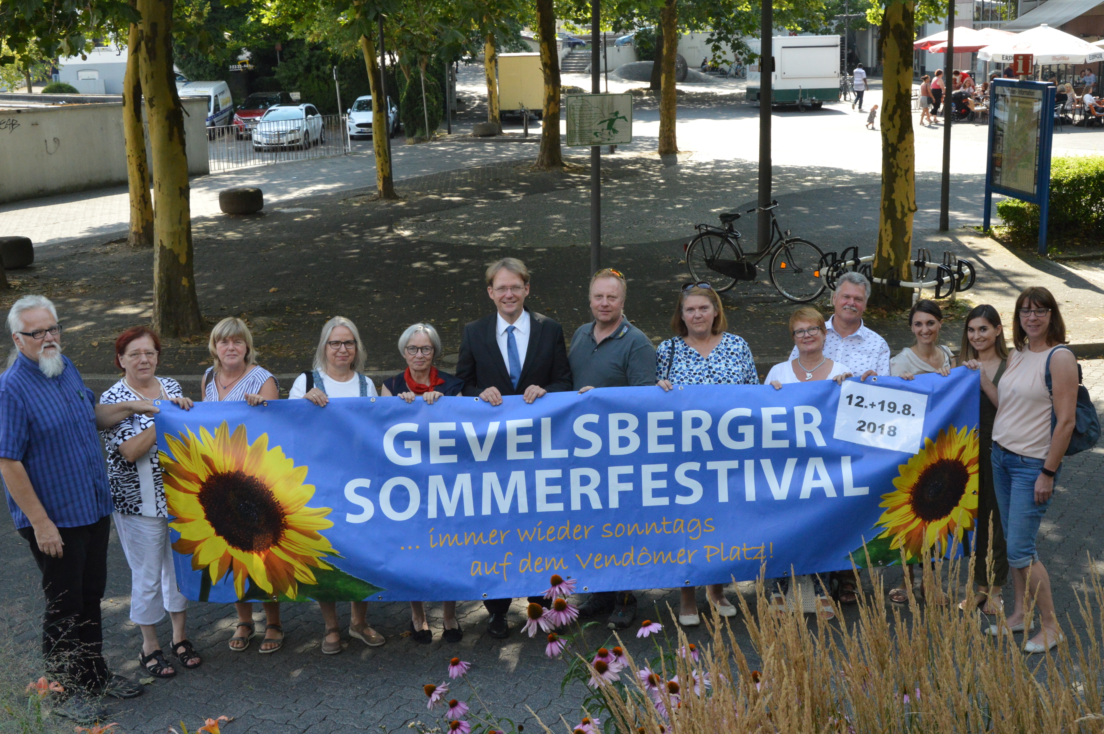 Die Akteure und Verantwortlichen freuen sich auf einen unterhaltsamen Sonntag. Foto: Britta Kruse