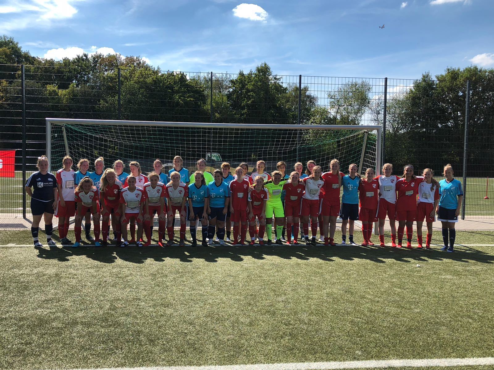 Das Finalisten-Teams hat sich bei heißem Wetter den Sieg hart erkämpft.