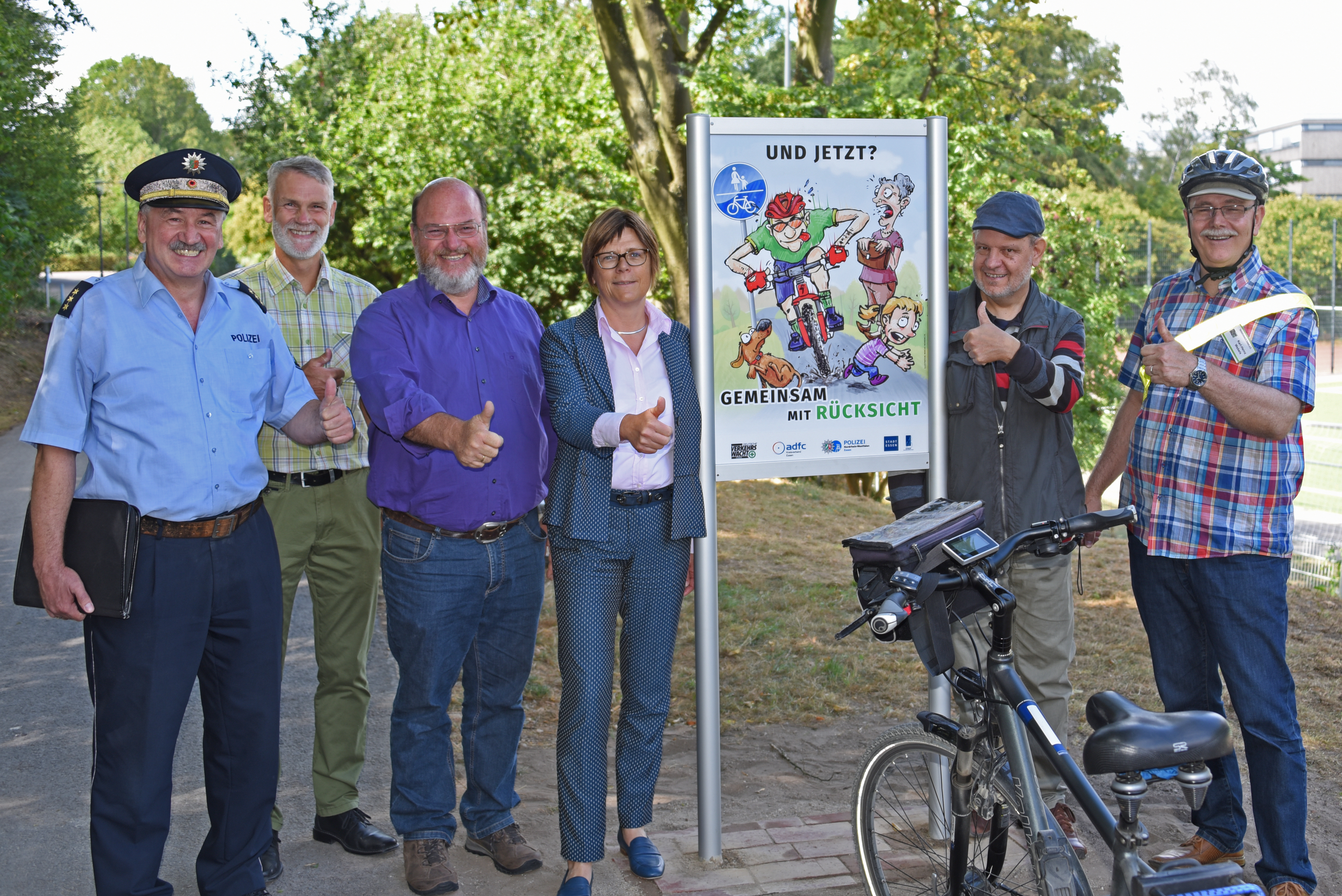 Bei der gemeinsamen Nutzung von Geh- und Radwegen, abseits von Straßen, sind Konflikte zwischen Fußgängern, Radfahrern oder Skatern oft an der Tagesordnung.