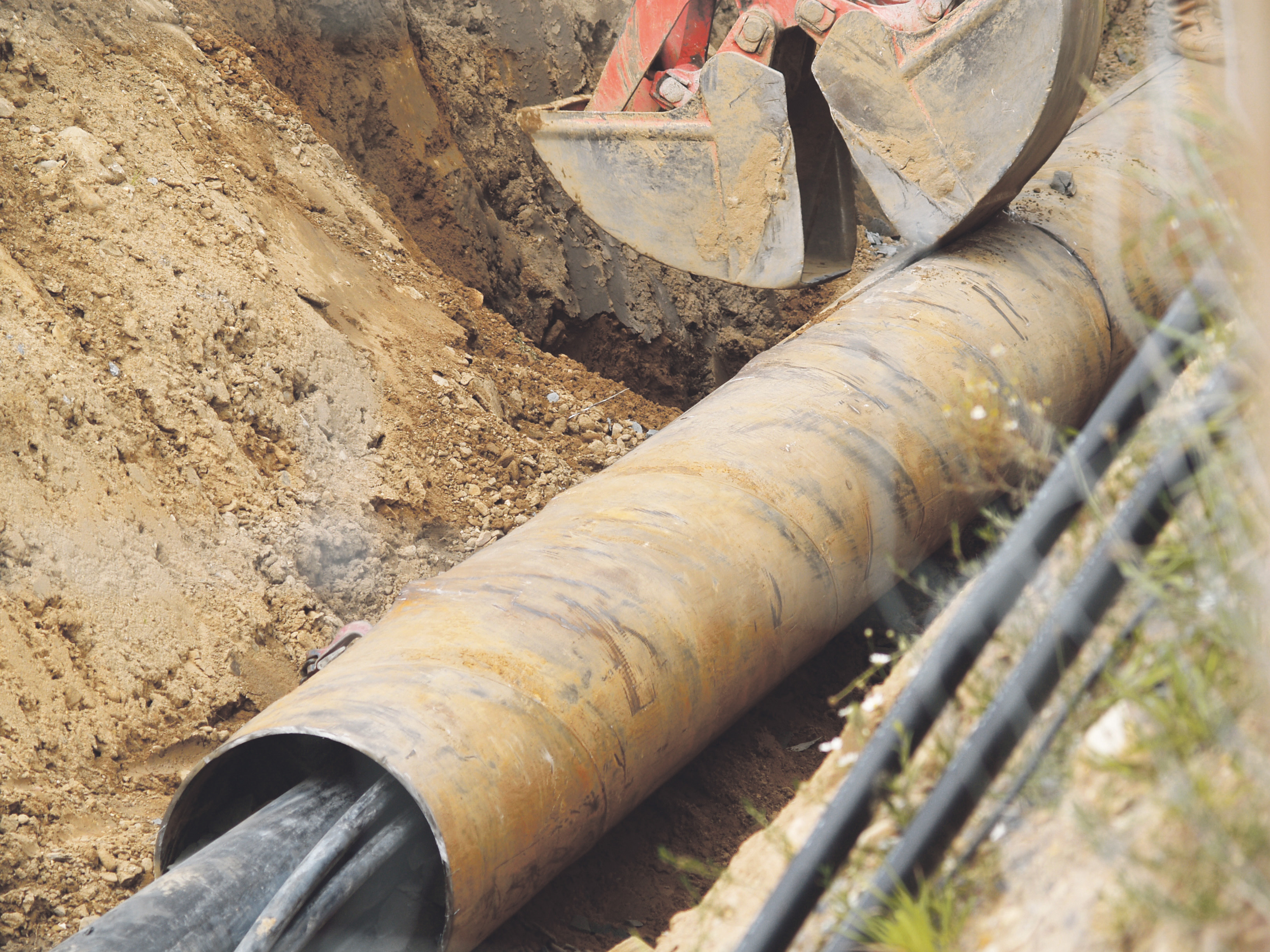 Dieter Donner stellt für die Initiative gegen die Pipeline klar: Wie bisher schon und immer wieder betont: COvestro wird - wie Bayer vorher – uns nicht los! Wir werden - notfalls auch weitere zehn Jahre - gegen Unrecht und Bedrohung weiter kämpfen!“