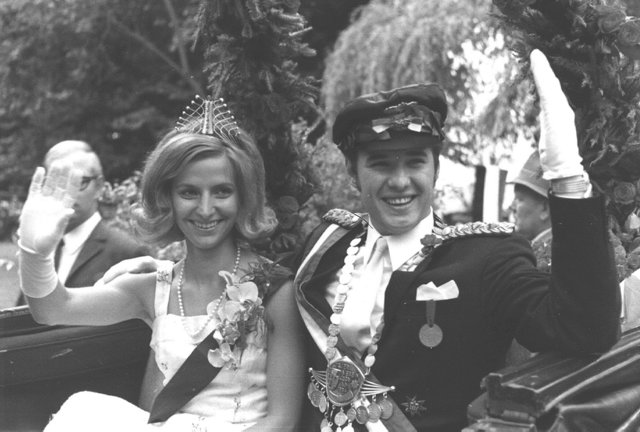 Waren vor 50 Jahren das Königspaar: Paul-Dieter Klein und Doris Schirmer. | Foto: Jägerverein Neheim