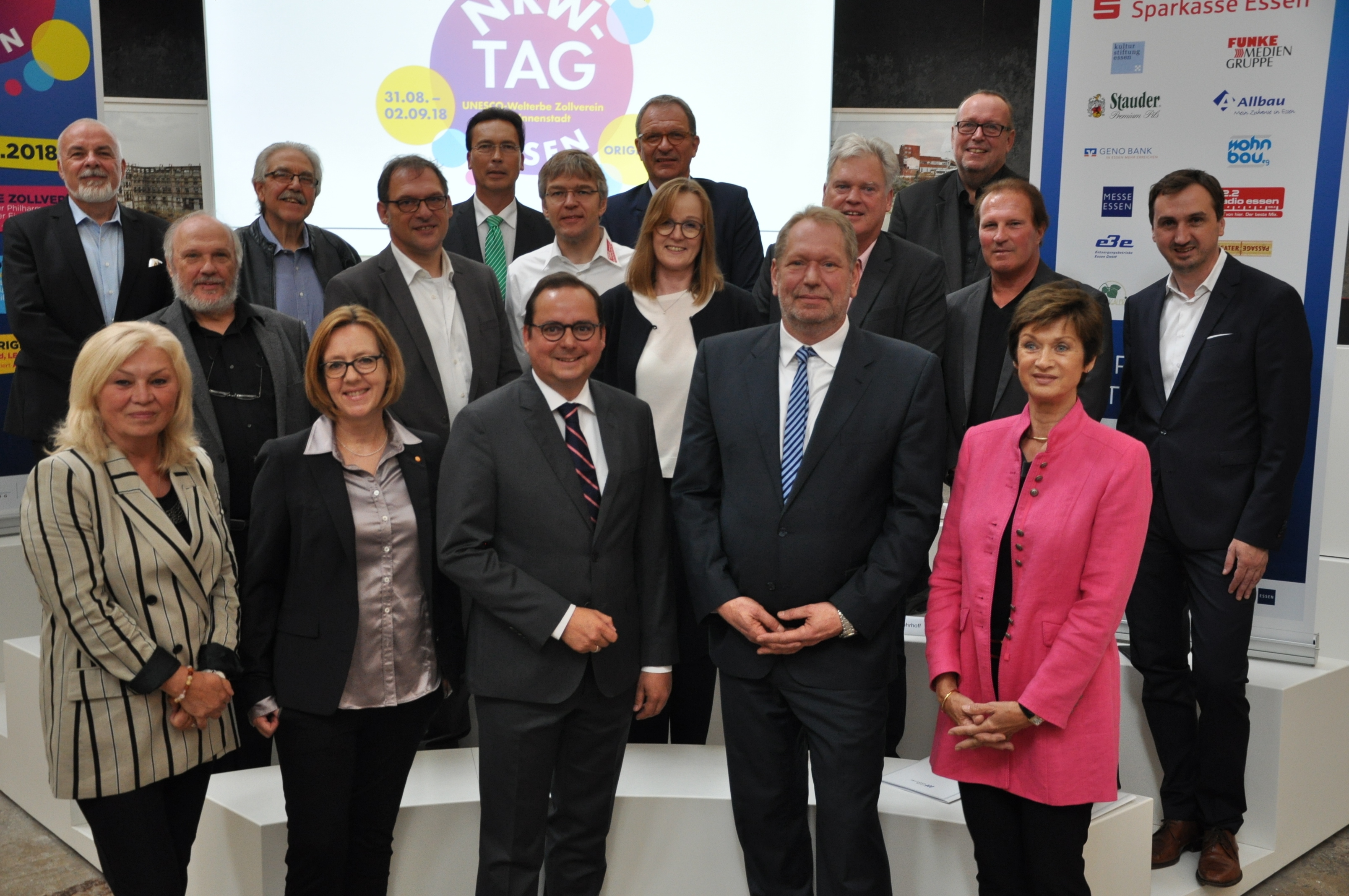 Sie alle sorgen dafür, dass das Land an seinem Geburtstag gebührend gefeiert wird.