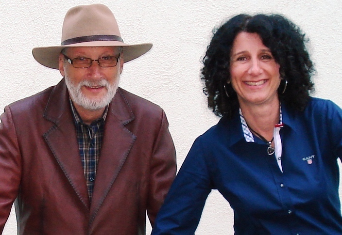 21. September, 18-21 Uhr - Frohnhausen hat OPEN, mit Überraschungen bei "Shoppen und Schönes". Stimmungsmacher auf dem Gervinusplatz Band SunSet DUO - es darf auch getanzt werden... Foto: Privat