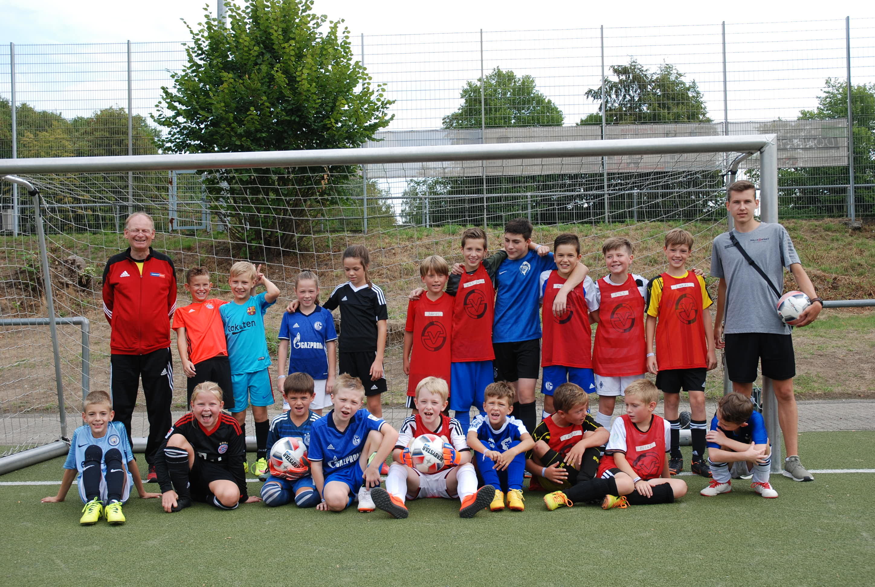 Waren alle mit voller Leidenschaft beim Ferienfußball in der Fußballschule BALLKONTAKT dabei.