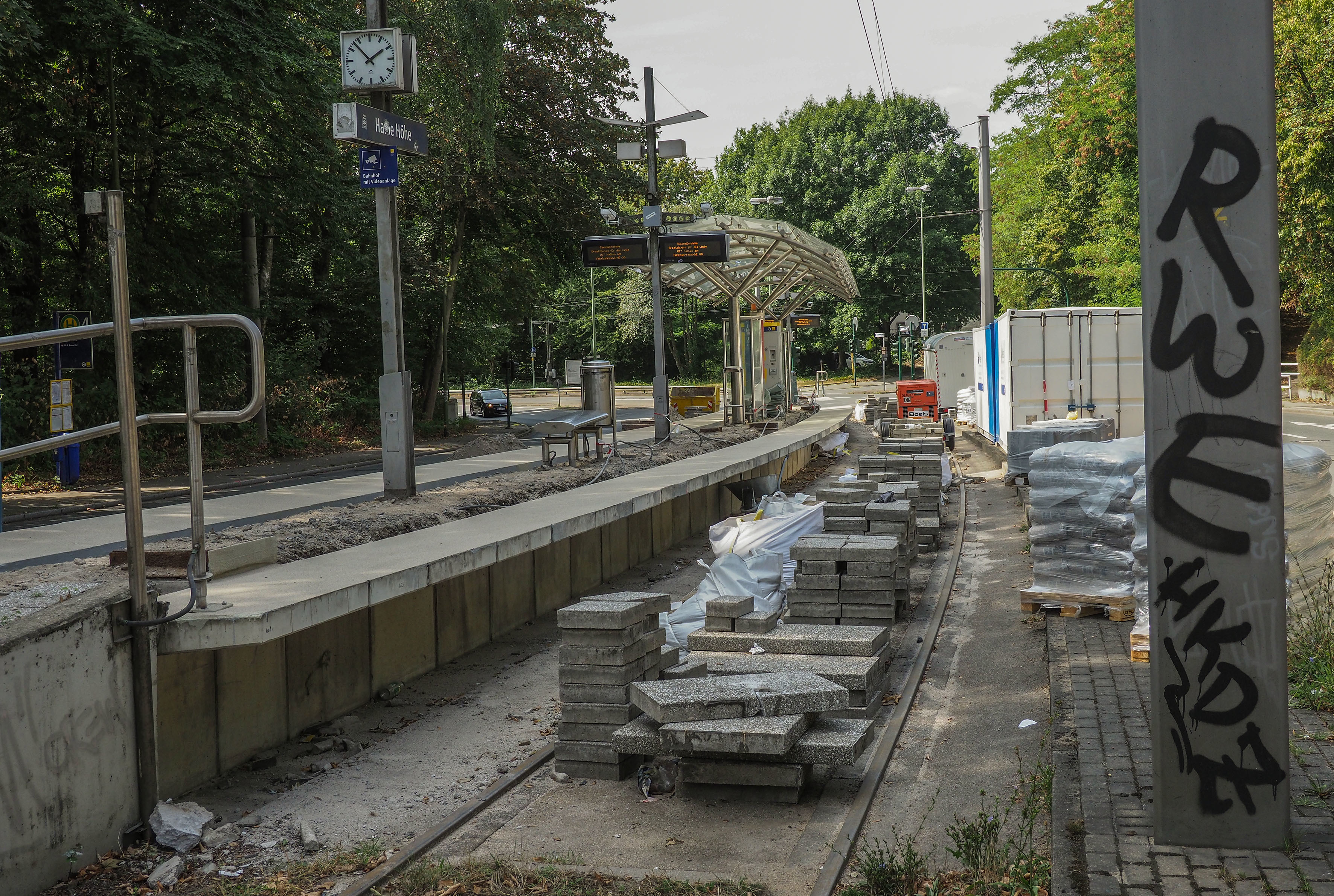 Bauarbeiten an Essener Bahnsteigen
Halbe Höhe