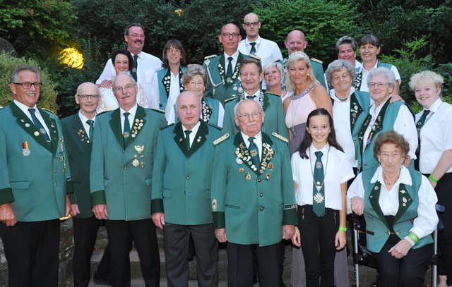 Beim Ahnentag des Schützenvereins Landwehr standen traditionell Ehrungen auf dem Programm.