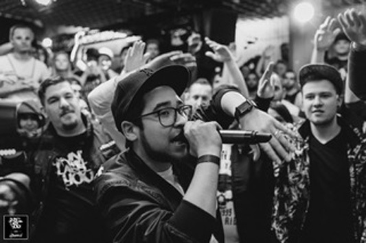 Christian Saihin "Buddi" und viele andere Formationen unterstützen "Bass gegen Hass", das Benefiz-Konzert nicht nur für Jugendliche, sondern alle, die dem Fremdenhass ein Ende setzen wollen.