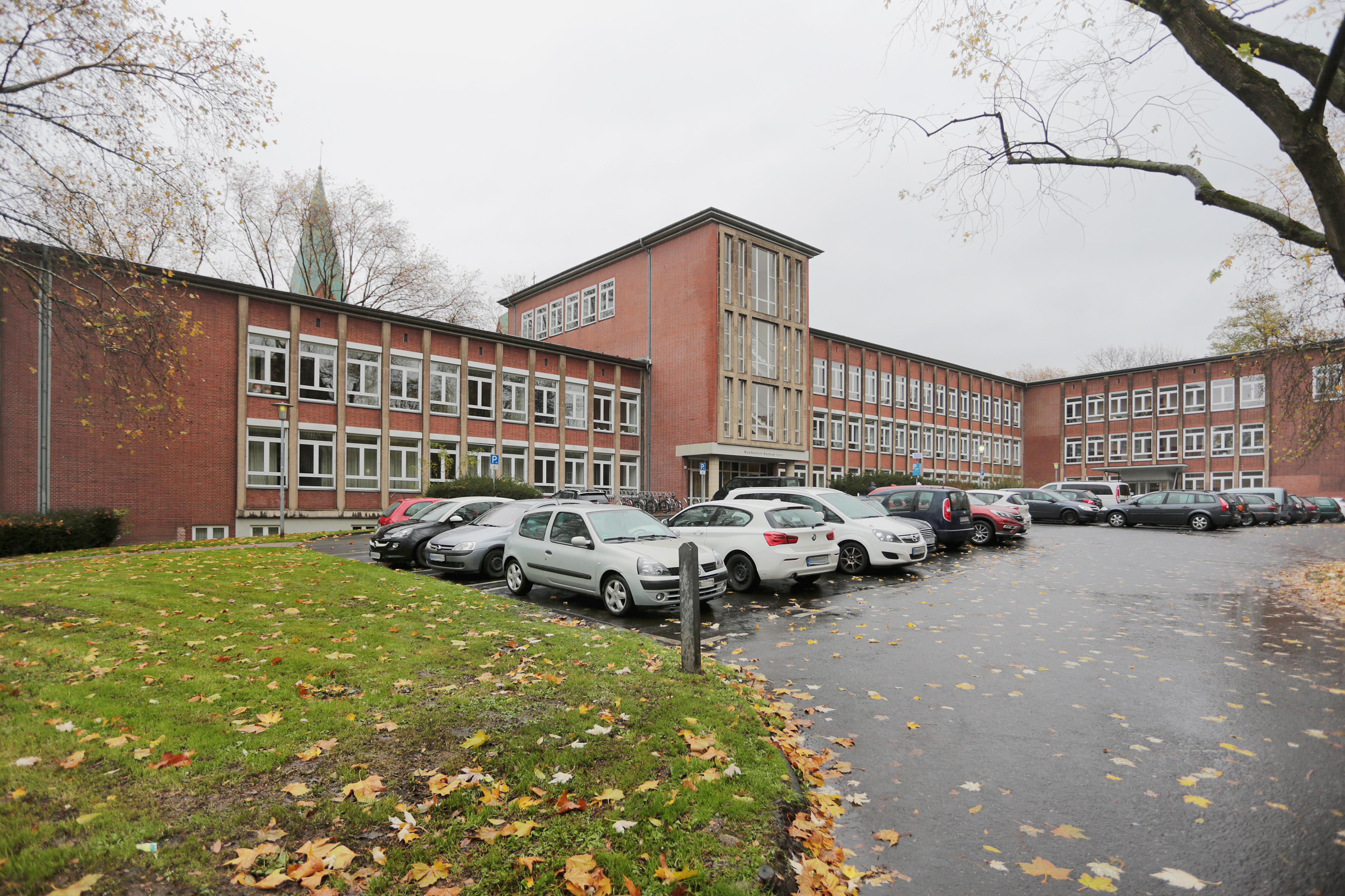 Auch die Musikschule soll nach den Plänen der Stadt abgerissen werden - die Initiative will das verhindern. Archivfoto: Molatta
