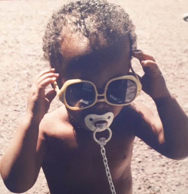 Mein Sohn vor 30Jahren! Priceless,  heute gibt es Filter und Apps,  die Bilder auf Alt pimpen... Das ist ein Original ❤❤❤