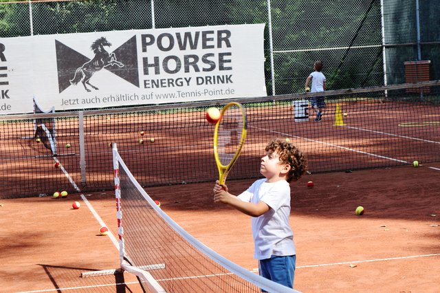 Auch die Jüngsten hatten bereits ihren Spaß am Tennis.