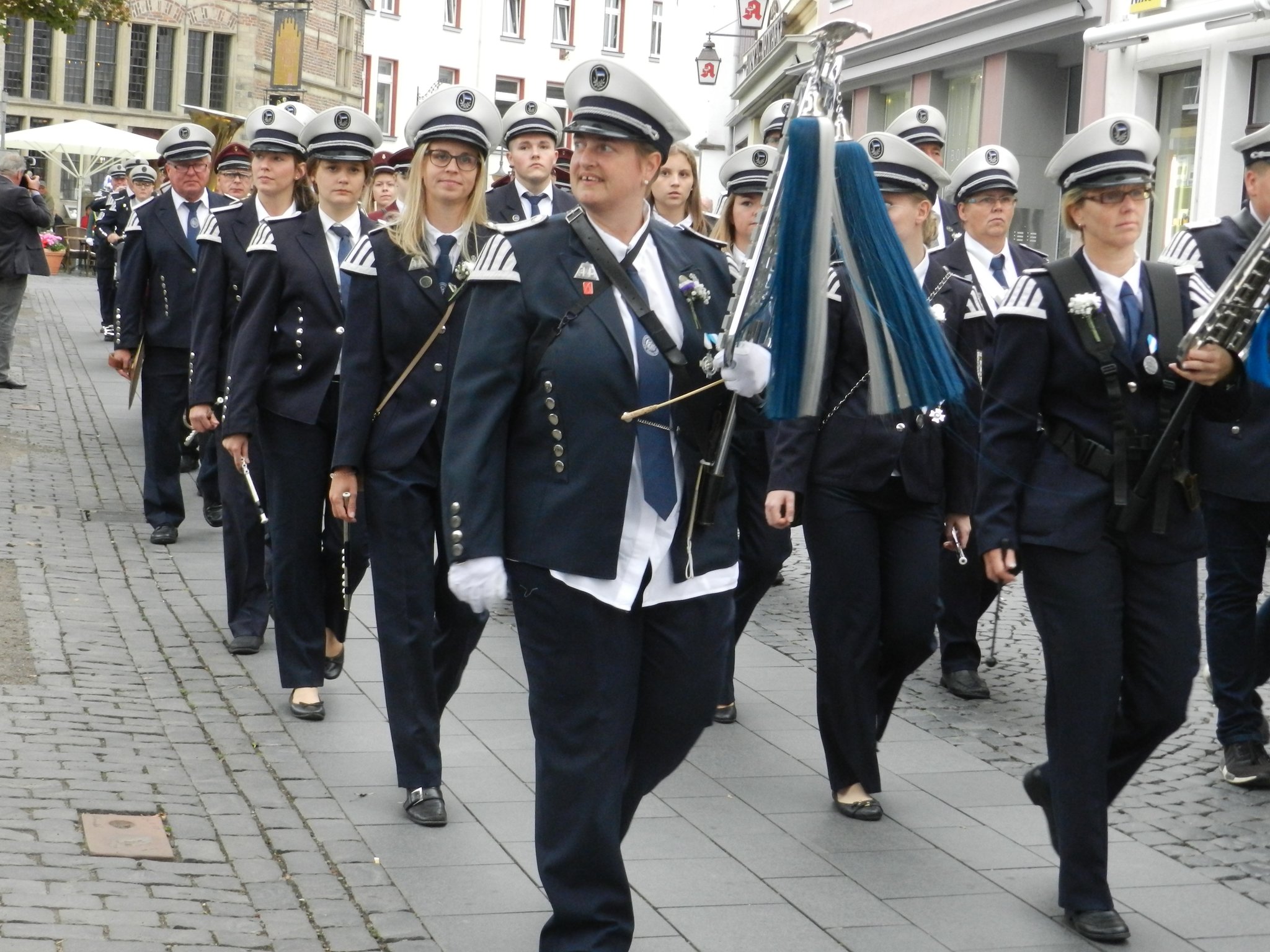 Mit freundlichen Grüßen an das Königspaar Heike Terhufen ...