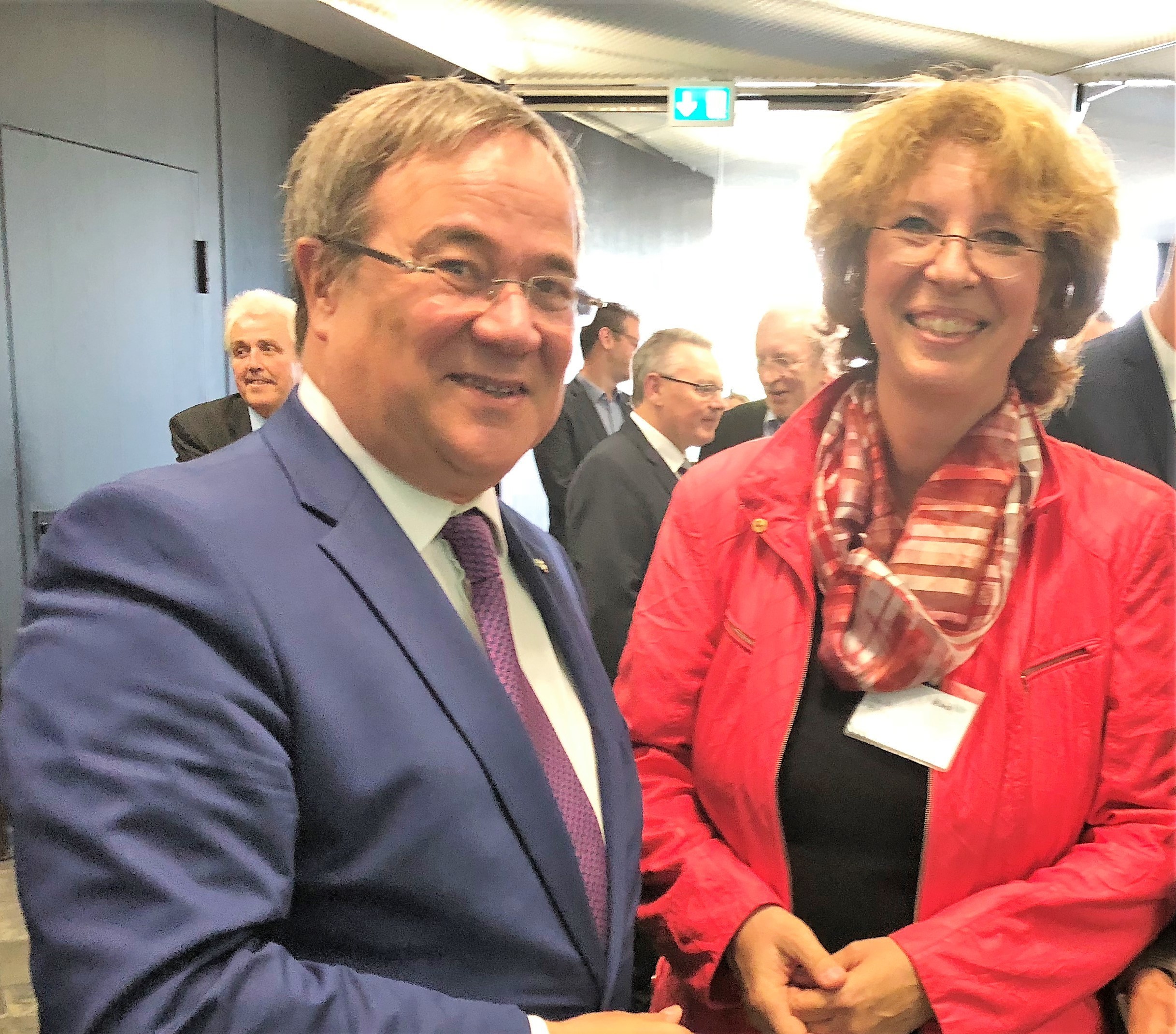 Ministerpräsident Armin Laschet fand am Rande der RVR-Veranstaltung auch Zeit für einen Meinungsaustausch mit der Fraktionsvorsitzenden Bettina Szelag.