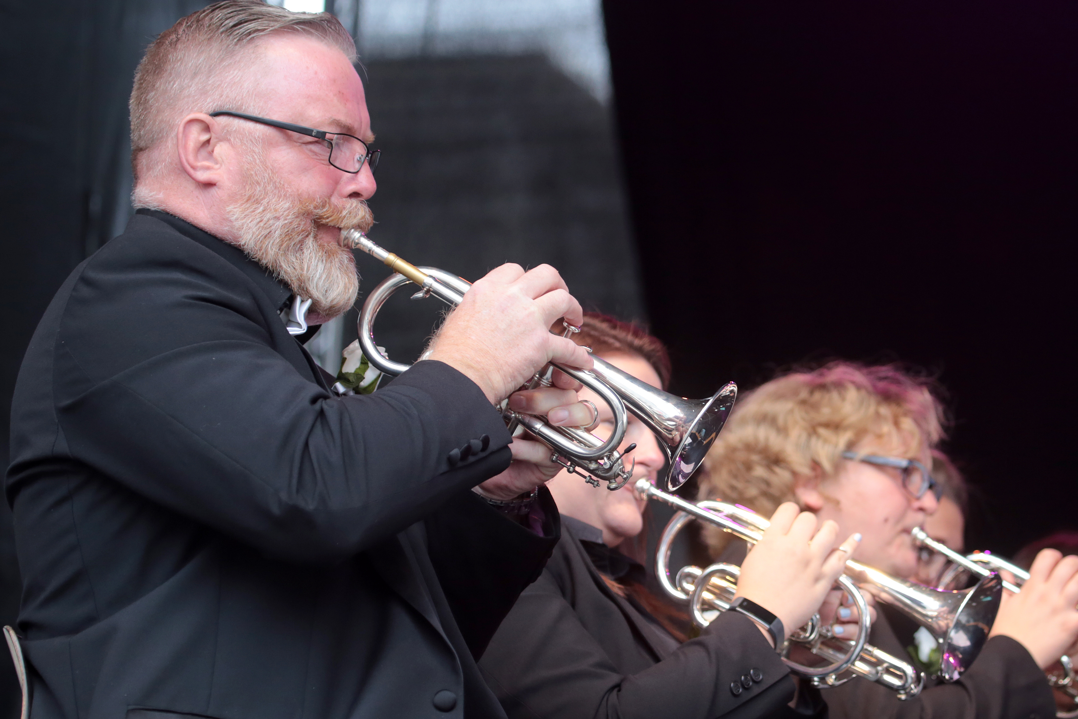 Die britische Stahlwerks-Brass-Band Unite The Union vertrat Bochums Partnerstadt Sheffield und heizte die Stimmung mit Hits wie „Hot Stuff“, „Flashdance“, „You Sexy Thing“ und natürlich „The Stripper“ aus ihrem Film "The Full Monty" an.